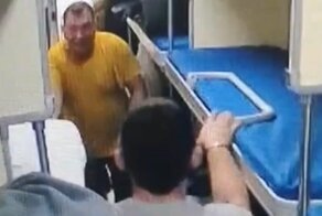 Ссора двух пассажиров поезда закончилась поножовщиной