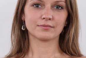 Новая нейросеть предлагает купить обнажённые фотографии несуществующих девушек