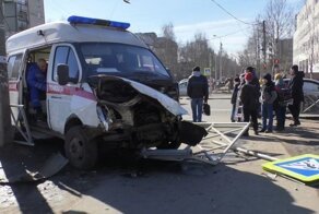 В Ярославле в аварию попала машина скорой помощи с пациентом