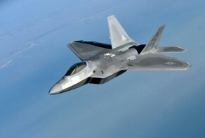 Видео впечатляющей сверхманёвренности F-22 попало в соцсети