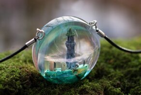 69 авторских украшений и предметов декора с миниатюрными мирами внутри