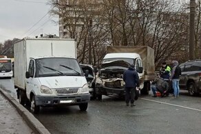 Авария дня. Лихач устроил массовое ДТП в Кирове