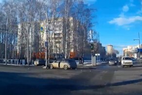 Стадный инстинкт в действии: все дружно тронулись на красный свет