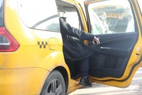 "Помогите, насилуют!": в Тюмени неадекватная пассажирка напала на таксиста