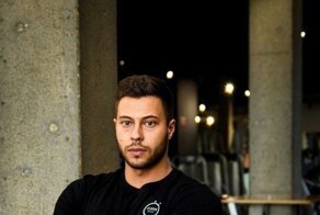 "Я просто пошутил": фитнес-тренер, оскорбивший полную девушку, объяснил свой поступок