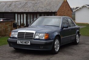 Роуэн Аткинсон выставил на продажу через онлайн-аукцион очередной Mercedes-Benz 500 E