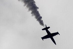 В Минобороны назвали возможную причину крушения учебного самолета Л-39