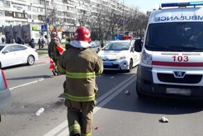 Жуткое ДТП: таксист сбил мать с ребенком на пешеходном переходе