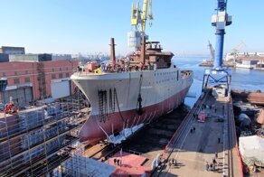 27 марта Адмиралтейские верфи спустили на воду головной траулер проекта СТ-192 «Капитан Вдовиченко»