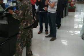 Интересные люди в супермаркетах. Часть 5. (73 фото)