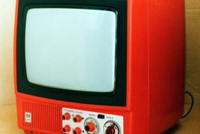 Малогабаритный переносной цветной телевизор "ЭЛЕКТРОНИКА-Ц401"