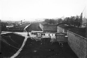 Дома для 40 тысяч человек: как выглядели самые большие трущобы Парижа в ХХ веке