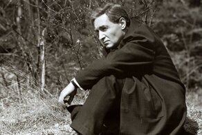 Почему 12-серийный фильм называется «17 мгновений весны»?