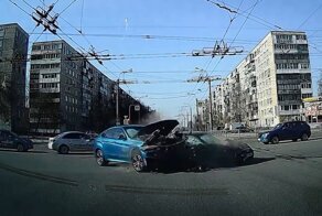 Авария дня. В Петербурге женщина устроила ДТП и сама пострадала