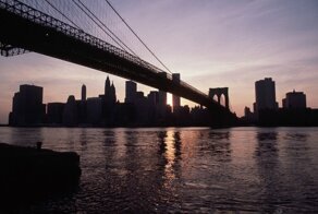 Блэкаут века: как Нью-Йорк с трудом пережил самую страшную ночь в своей истории