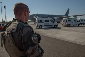 Французская полиция отправила по домам богатых тусовщиков