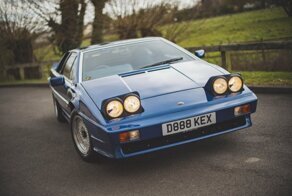 Редкий клиновидный Lotus Esprit в идеальном состоянии выставили на аукцион