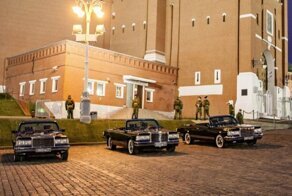 Ночью прокрался к правительственному ЗиЛу и всё в нём рассмотрел