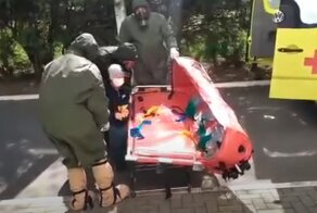 В Сети появилось видео госпитализации ребенка, больного коронавирусом
