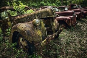Ржавчина и разрушение: завораживающие фотографии брошенных автомобилей