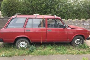 В Великобритании в старом гараже обнаружили праворульный универсал ВАЗ, простоявший там 20 лет