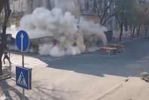 Видео: обрушение исторического здания в центре Одессы