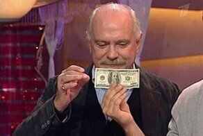 Михалков требует взыскать с DNS 242 миллиона рублей