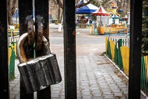 Банки открыты, жители заперты — месяц карантина в Оренбурге. Фоторепортаж