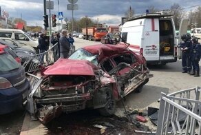 Авария дня. В Орле водитель Mitsubishi погиб после столкновения с маршруткой