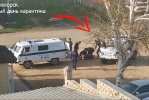 На алтайских полицейских завели уголовные дела за избиение нарушителя самоизоляции