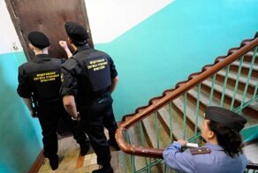 Пришел выселять, но от увиденного сжалился