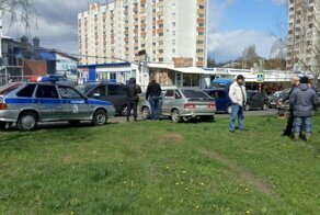 В Курске автомобилистка сбила дорожного рабочего, косившего траву