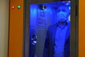 Создана кабина, которая уничтожает вирусы и бактерии за 1 минуту