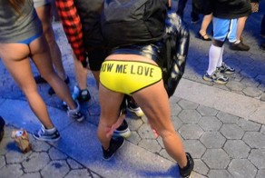 В метро без штанов 2011 (14 фото + видео)