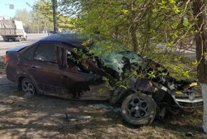 Авария дня. В Каменске-Уральском водитель врезался в электроопору