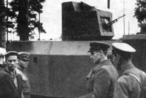 Мирный советский трактор