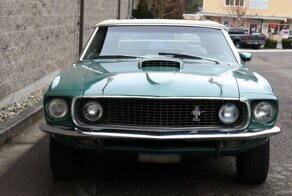 Один из первых выпущенных кабриолетов Ford Mustang GT нашли на eBay