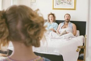 Как разрулить ситуацию, если ребенок застукал за «этим»?