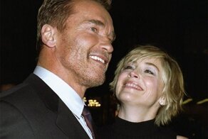 Фотографии Шэрон Стоун с самыми известными актёрами Голливуда, со многими из которых ей приписывали