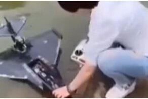 Демонстрация возможностей китайского игрушечного самолетика