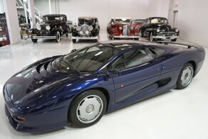 Легендарный Jaguar XJ220 с минимальным пробегом выставили на аукцион