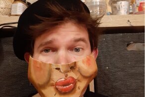 Художник создает маски, носить которые - сплошное удовольствие!