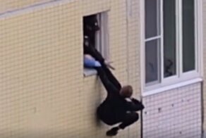 Житель Зеленограда чудом остался жив, выпрыгнув из окна