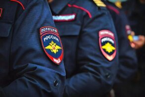 В Туапсе полицейский едва не задушил задержанного в служебном автомобиле