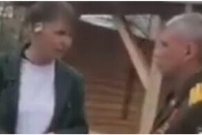 Пьяный мужчина, называющий себя подполковником, пристал к девушке