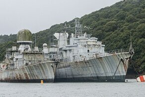 Исследователь "заброшек" пробрался на кладбище военных кораблей