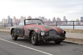 Сгнивший кабриолет Aston Martin 1952 года купили за внушительную сумму