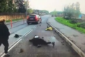 Авария дня. Обходи автобус сзади, а трамвай спереди!