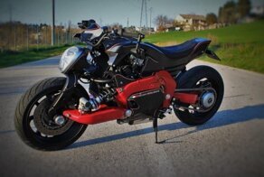 Yamaha GTS 1000 "Italian Resilience" — символичный кастом из Италии