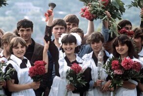 Как придумали последний звонок в СССР (и как его отмечают по всему миру)